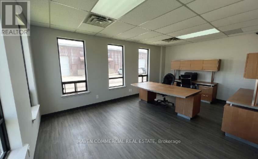 35 Lennox Drive, Barrie, Ontario  L4N 9V7 - Photo 10 - S12428131