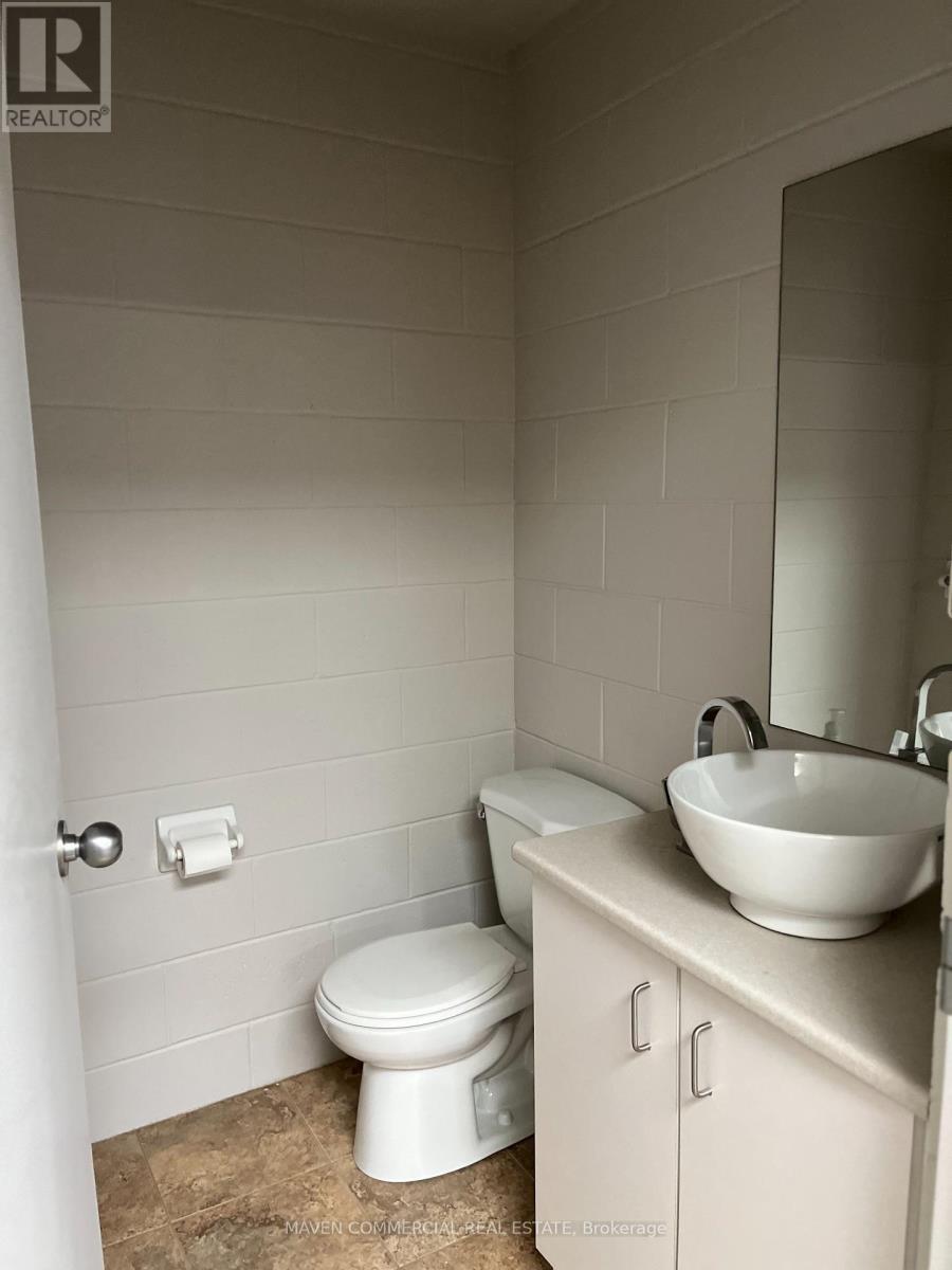 35 Lennox Drive, Barrie, Ontario  L4N 9V7 - Photo 13 - S12428131