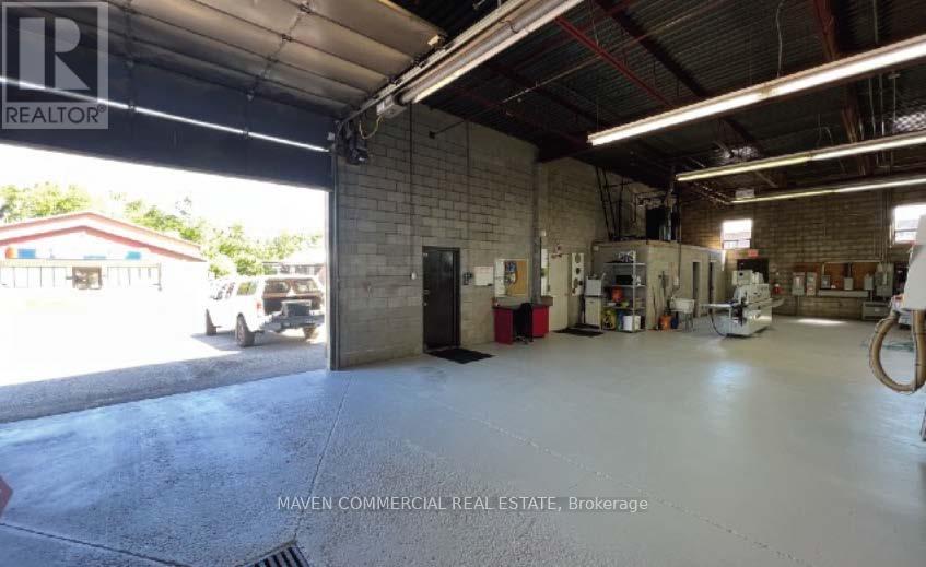 35 Lennox Drive, Barrie, Ontario  L4N 9V7 - Photo 4 - S12428131