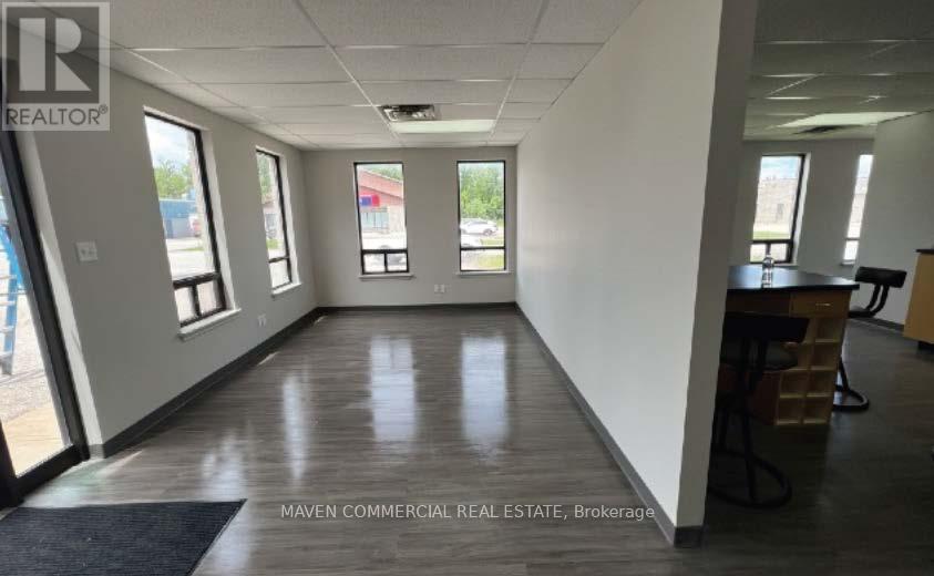 35 Lennox Drive, Barrie, Ontario  L4N 9V7 - Photo 9 - S12428131