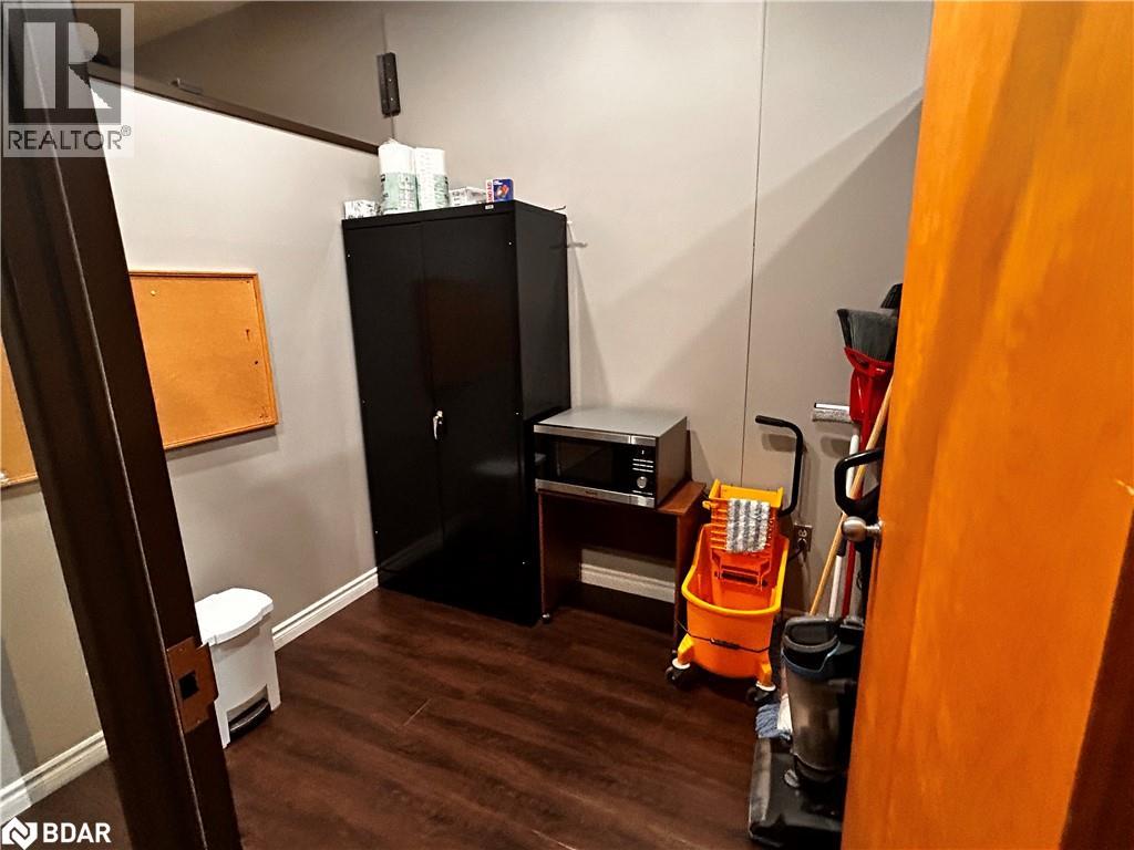 49 Essa Road Unit# 1, Barrie, Ontario  L4N 3K4 - Photo 16 - 40773699