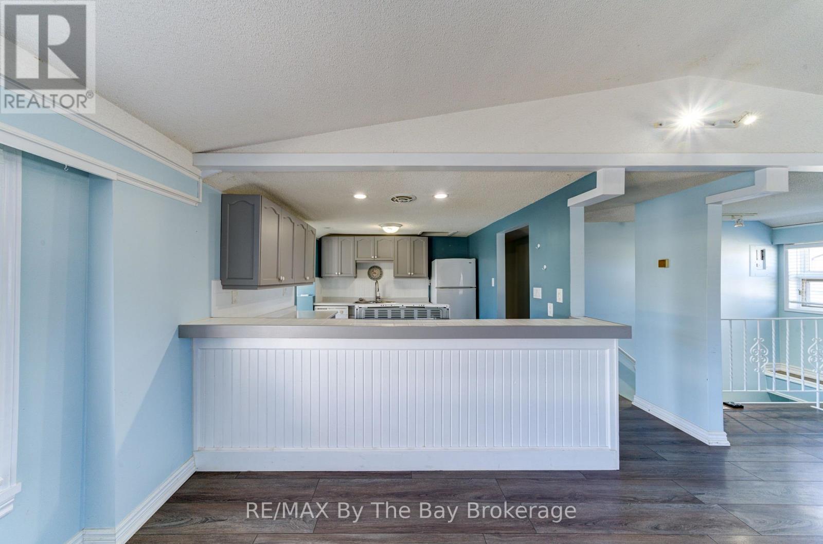 15 Willow Street, Wasaga Beach, Ontario  L9Z 2L4 - Photo 12 - S12567990