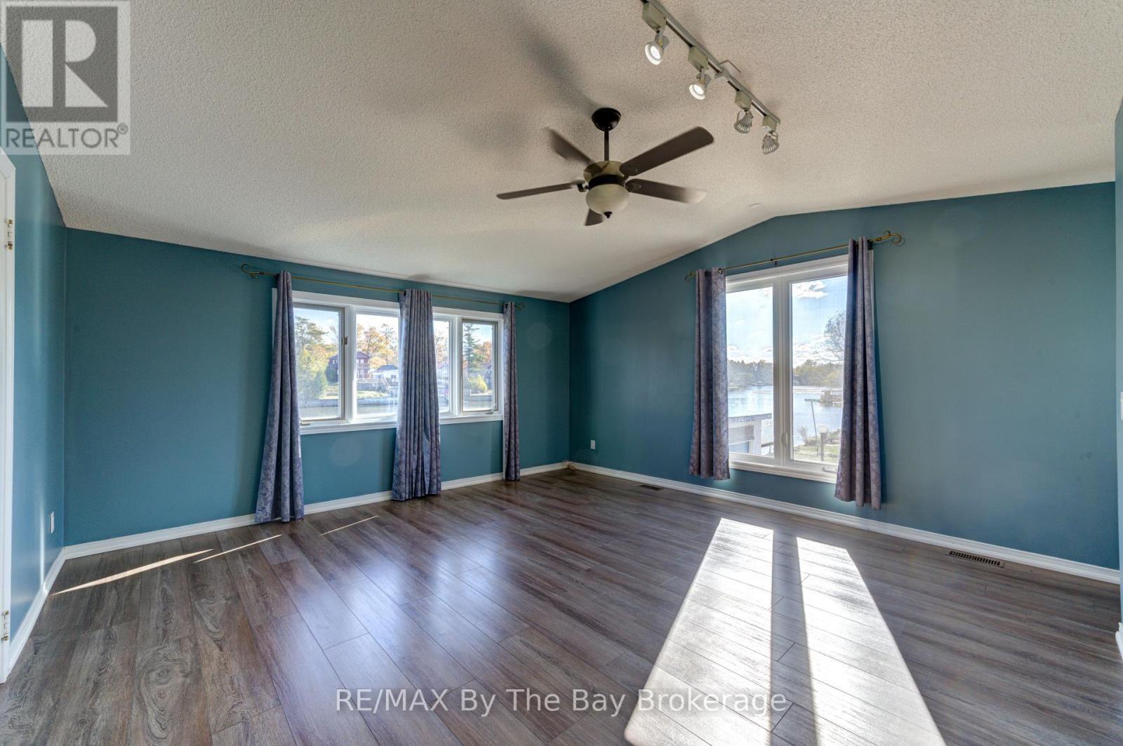 15 Willow Street, Wasaga Beach, Ontario  L9Z 2L4 - Photo 23 - S12567990