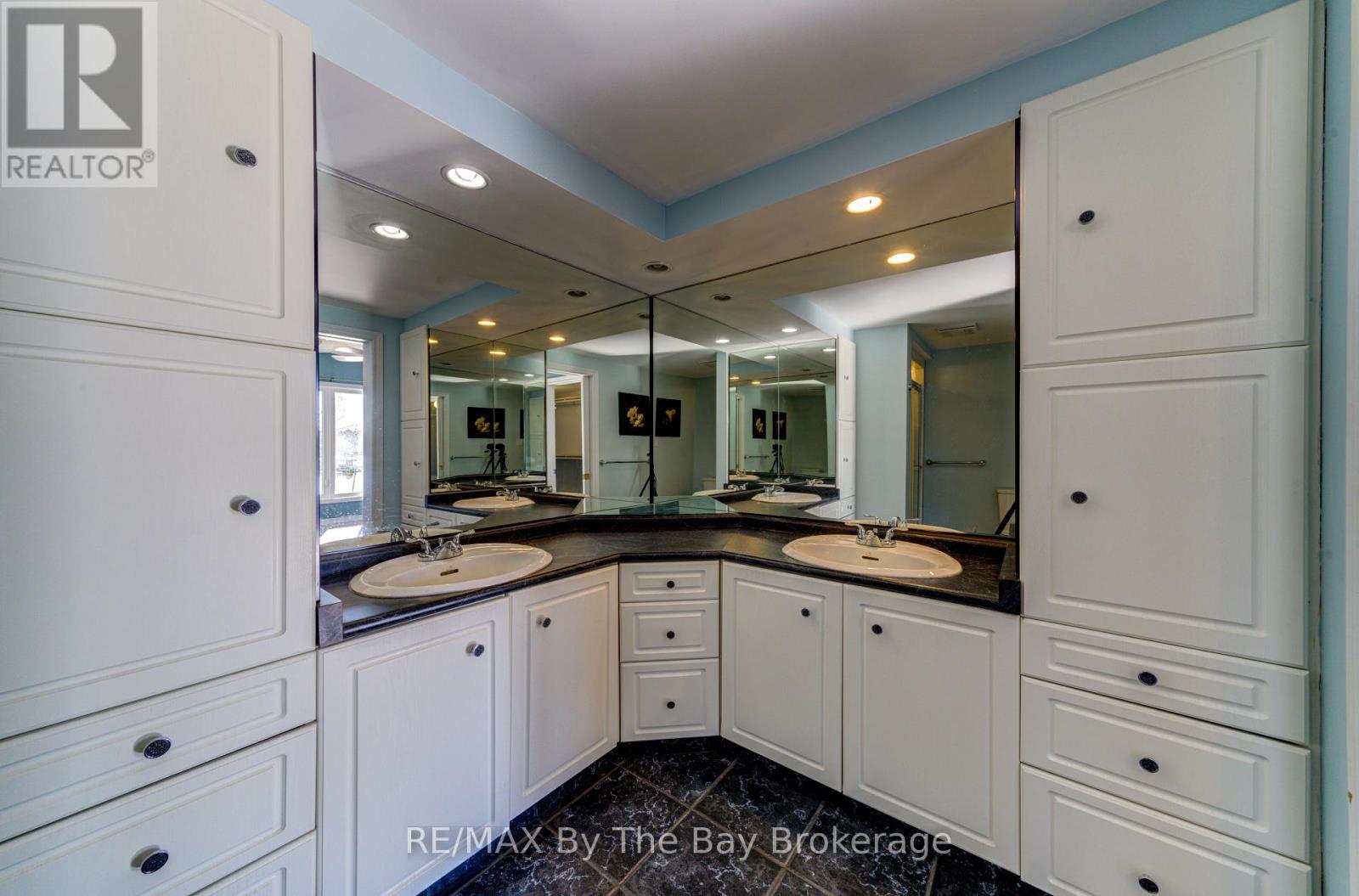 15 Willow Street, Wasaga Beach, Ontario  L9Z 2L4 - Photo 25 - S12567990