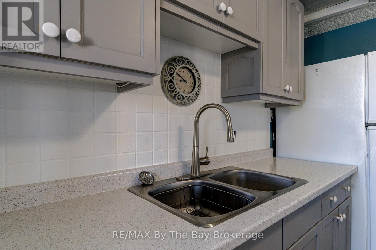 15 Willow Street, Wasaga Beach, Ontario  L9Z 2L4 - Photo 34 - S12567990