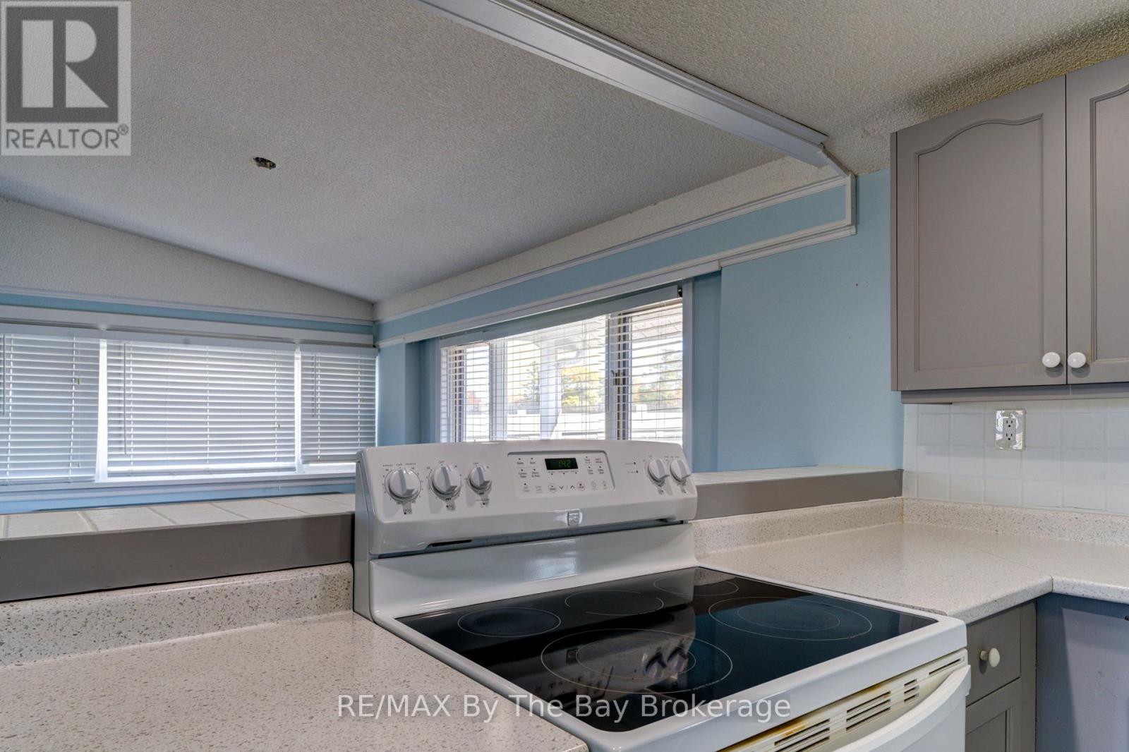 15 Willow Street, Wasaga Beach, Ontario  L9Z 2L4 - Photo 35 - S12567990