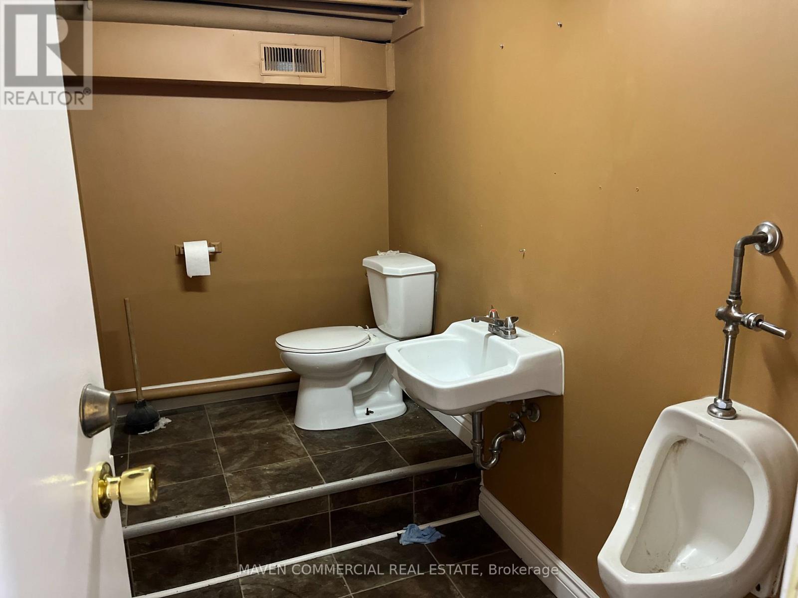 45 Dunlop Street E, Barrie, Ontario  L4M 1A2 - Photo 17 - S12585004