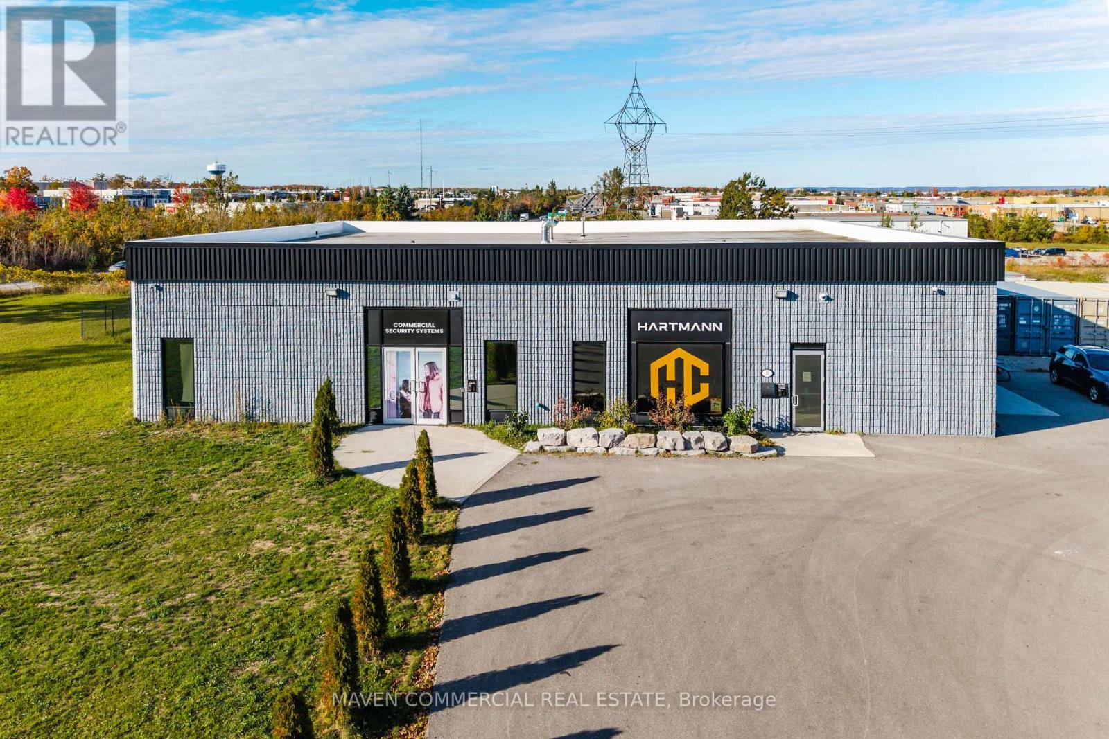 10 Lockhart Road, Barrie, Ontario  L4N 9G8 - Photo 1 - S13043480