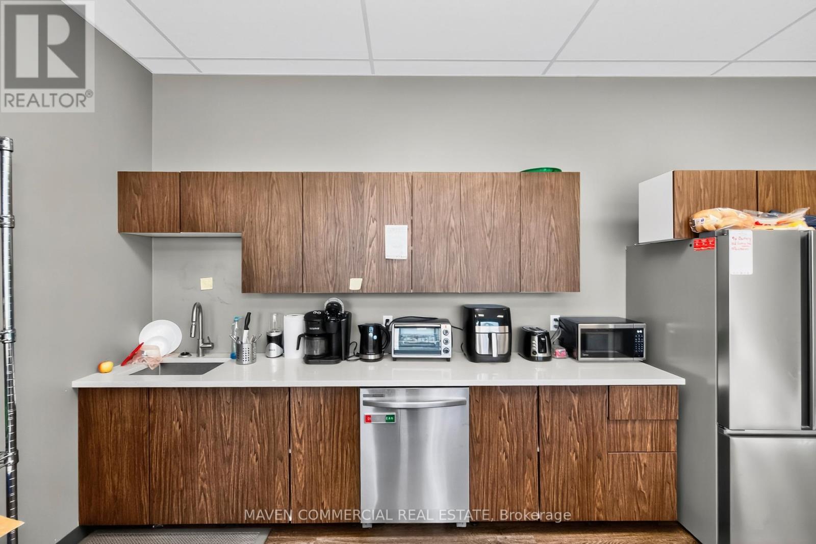 10 Lockhart Road, Barrie, Ontario  L4N 9G8 - Photo 8 - S13043480