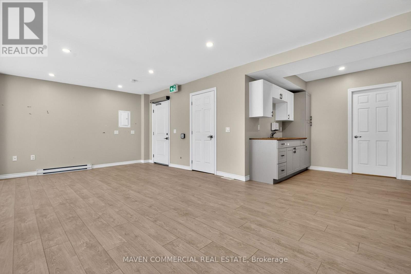 105 - 9 Queen Street W, Springwater, Ontario  L0L 1P0 - Photo 5 - S13047184