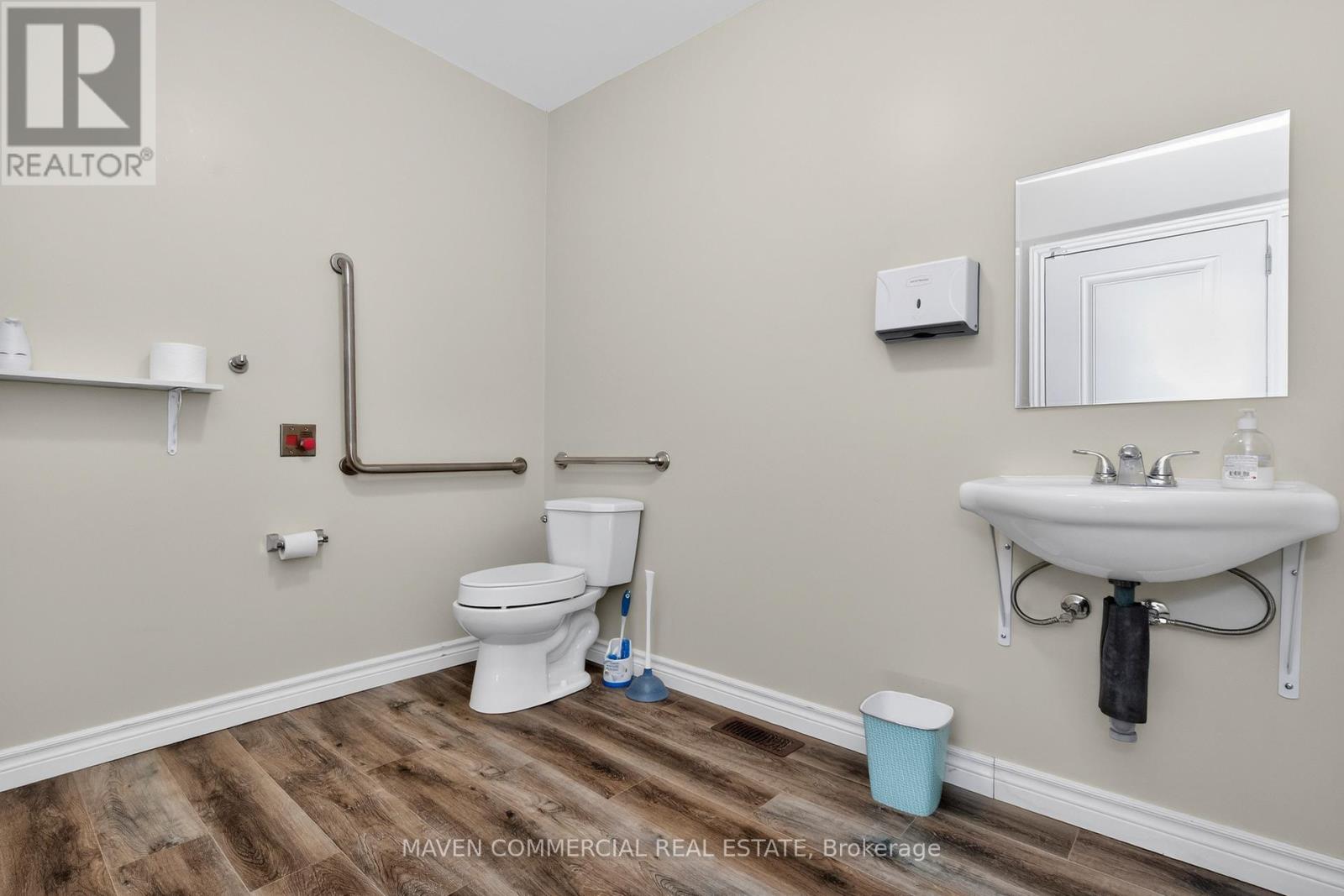 9 Queen Street W, Springwater, Ontario  L0L 1P0 - Photo 11 - S13047244