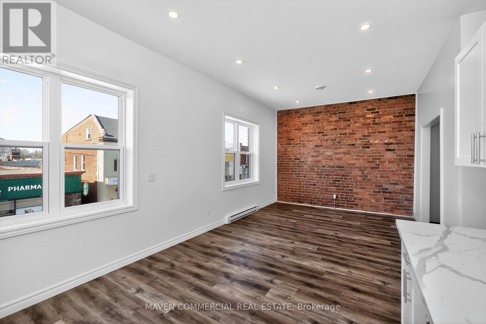 9 Queen Street W, Springwater, Ontario  L0L 1P0 - Photo 23 - S13047244