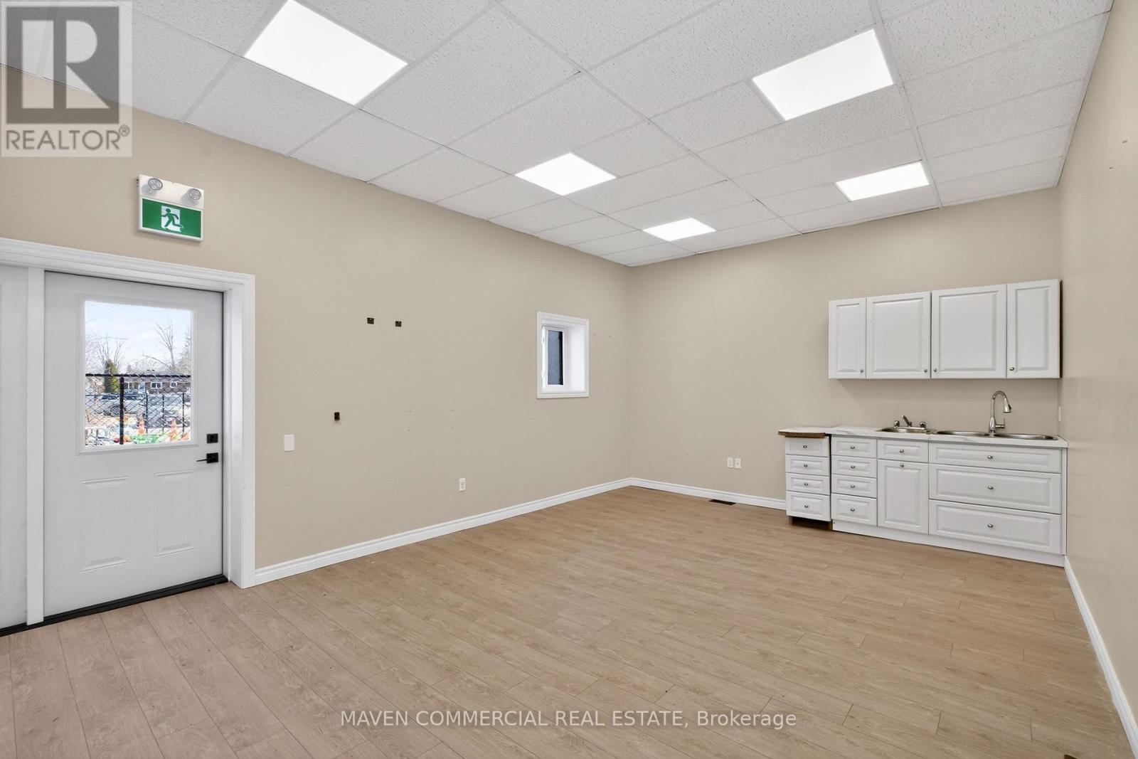 9 Queen Street W, Springwater, Ontario  L0L 1P0 - Photo 12 - S13047266