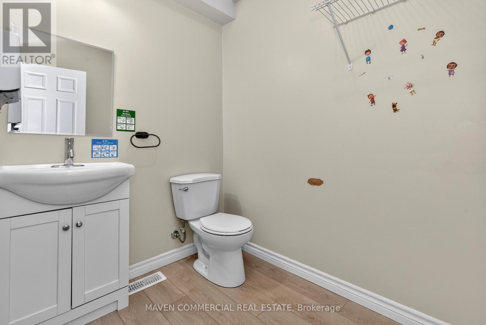 9 Queen Street W, Springwater, Ontario  L0L 1P0 - Photo 17 - S13047266