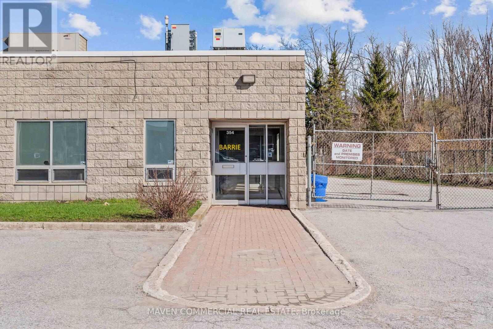 354 Tiffin Street, Barrie, Ontario  L4N 9W7 - Photo 3 - S13096952