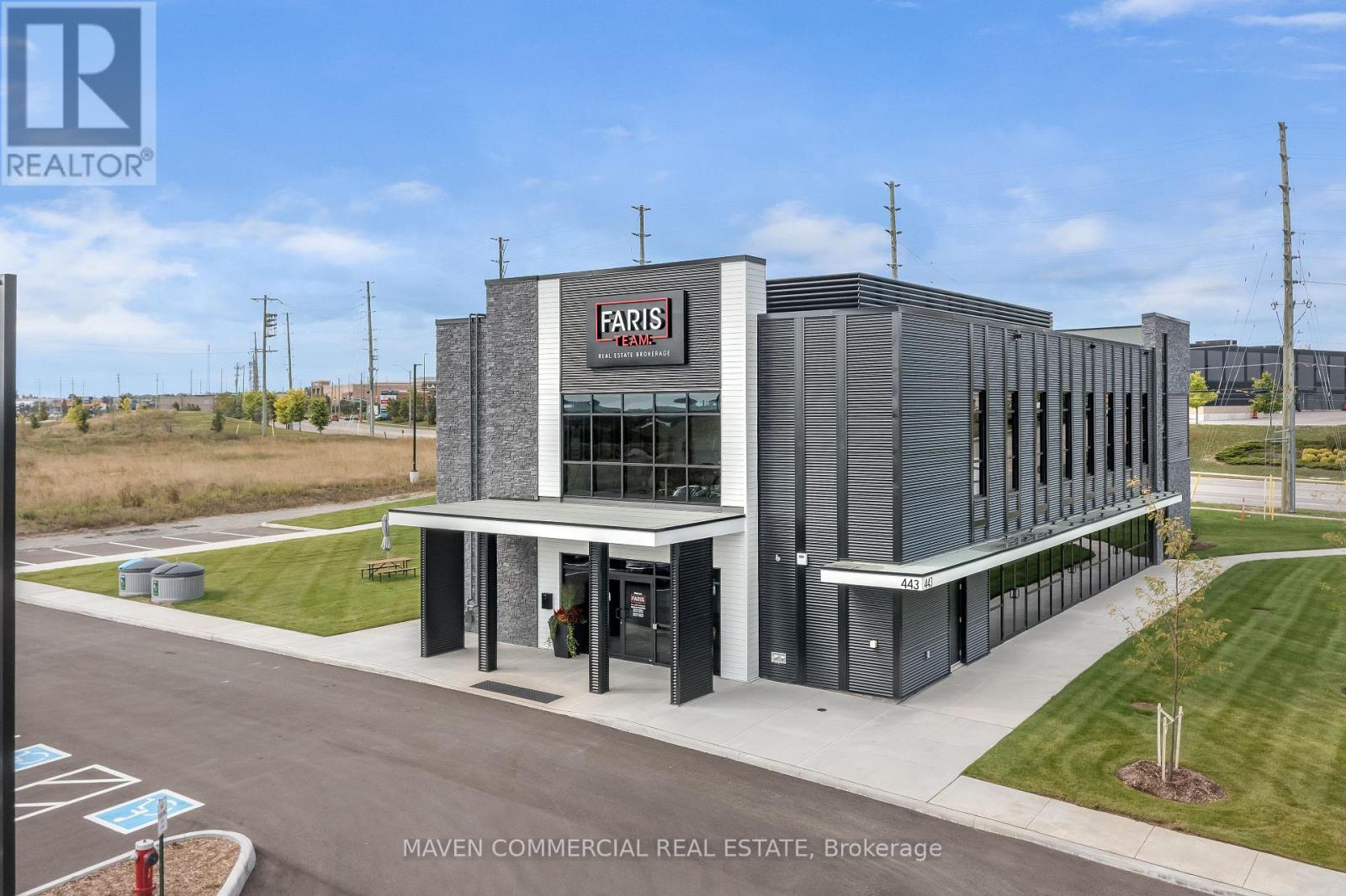 E-F - 443 Bayview Drive, Barrie, Ontario  L4N 8Y2 - Photo 1 - S13563548